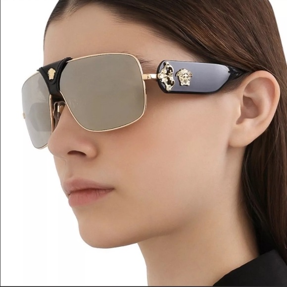 Authentic Versace Unisex Squared Baroque Gold Metal Frame with Grey Lens Sunnies - Picture 3 of 15